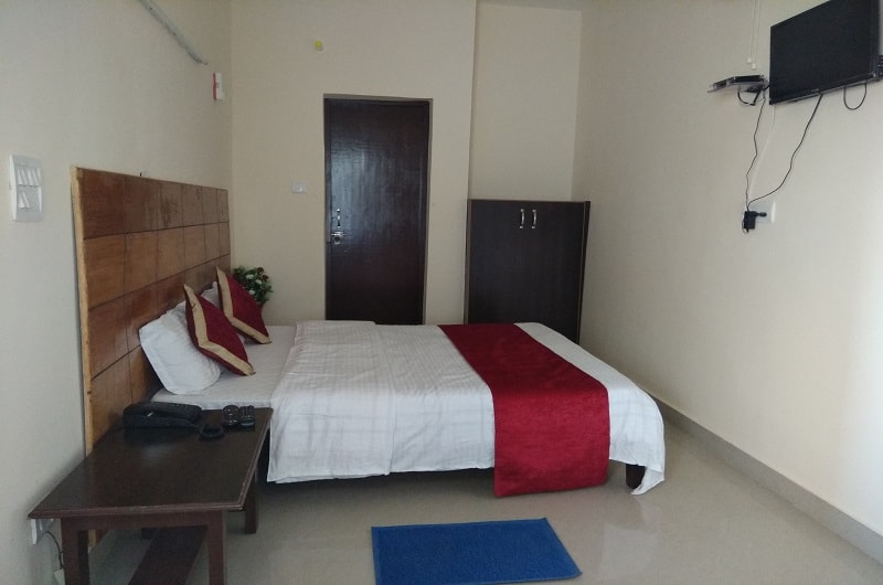 Hotel Bagora Heights-Standard Room-4